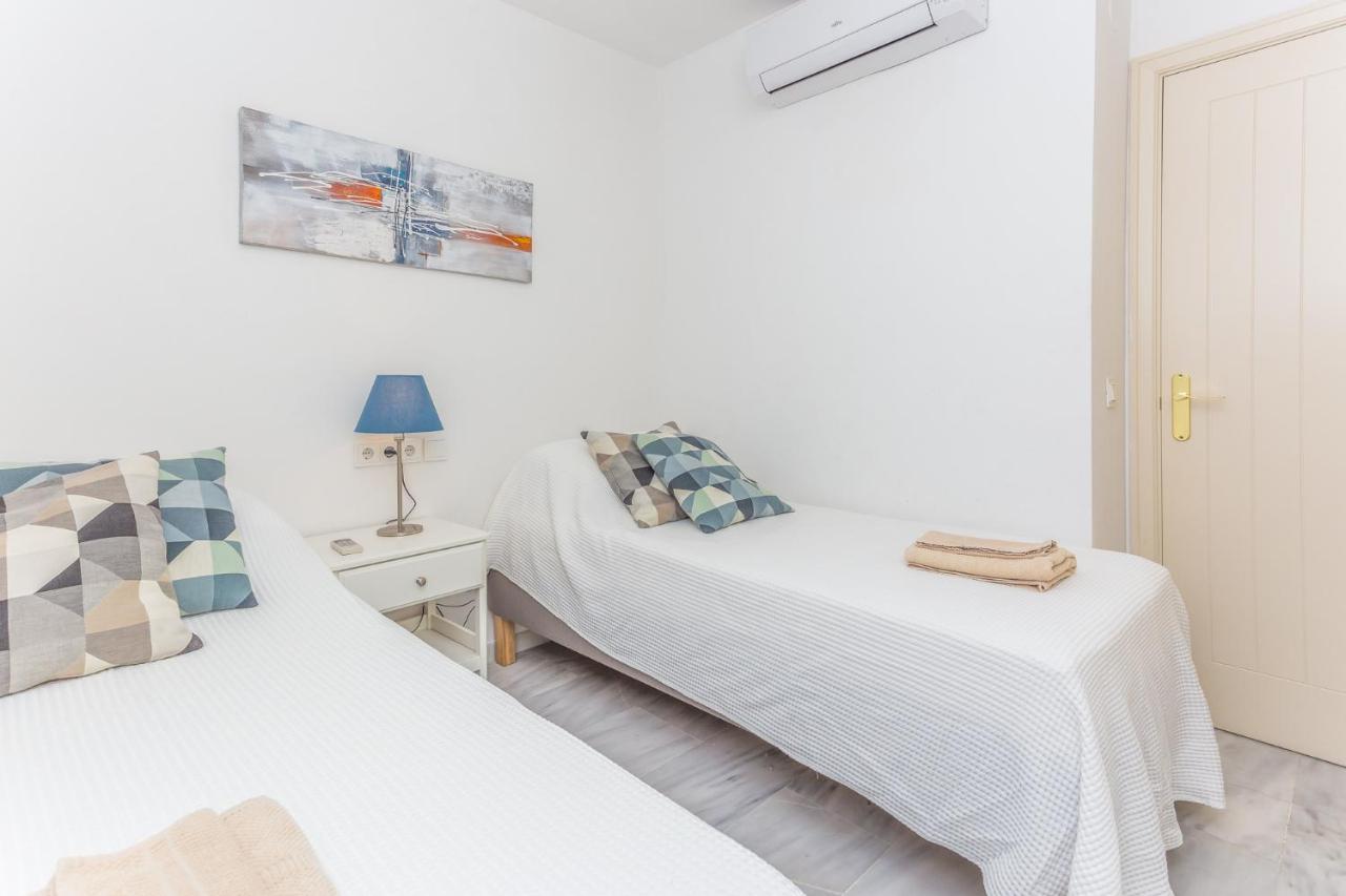 Gran Calahonda 2BR 2BA with terrace WIFI/AC/POOL Apartment Sitio de Calahonda Bagian luar foto